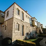 Mueptela Alacati Hotel 3*