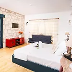 Mueptela Alacati Hotel 3*
